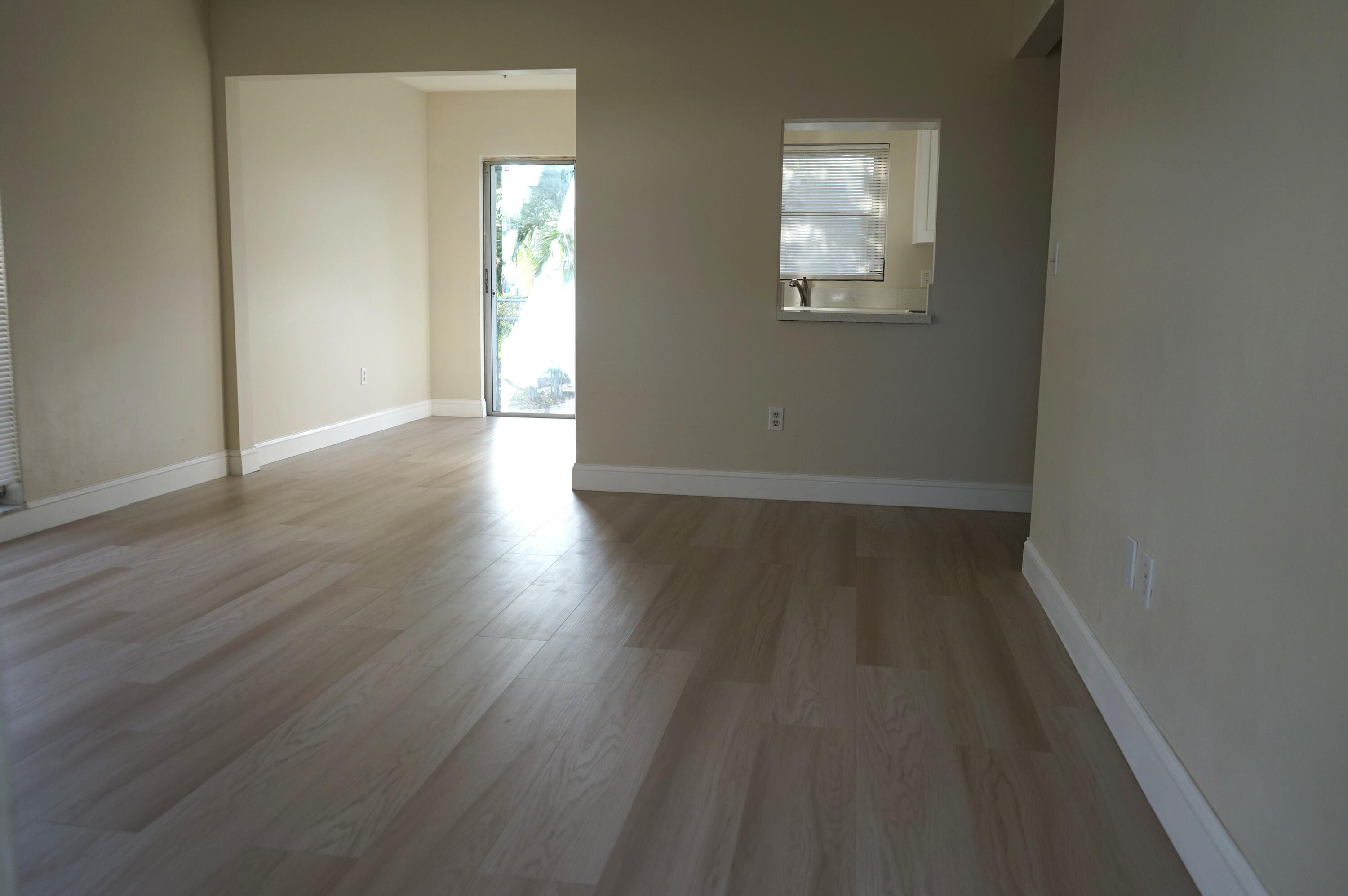 NORTH HOLLYWOOD - Residential Lease