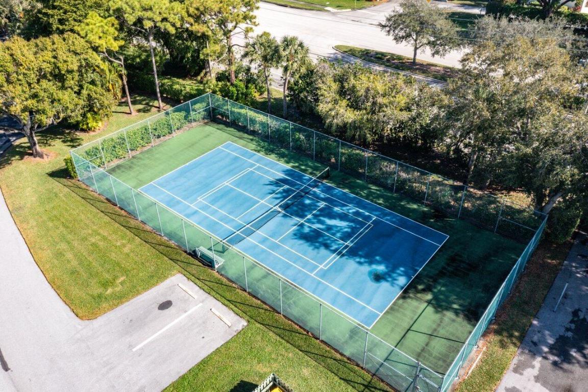 SABAL RIDGE CONDO - Residential Lease