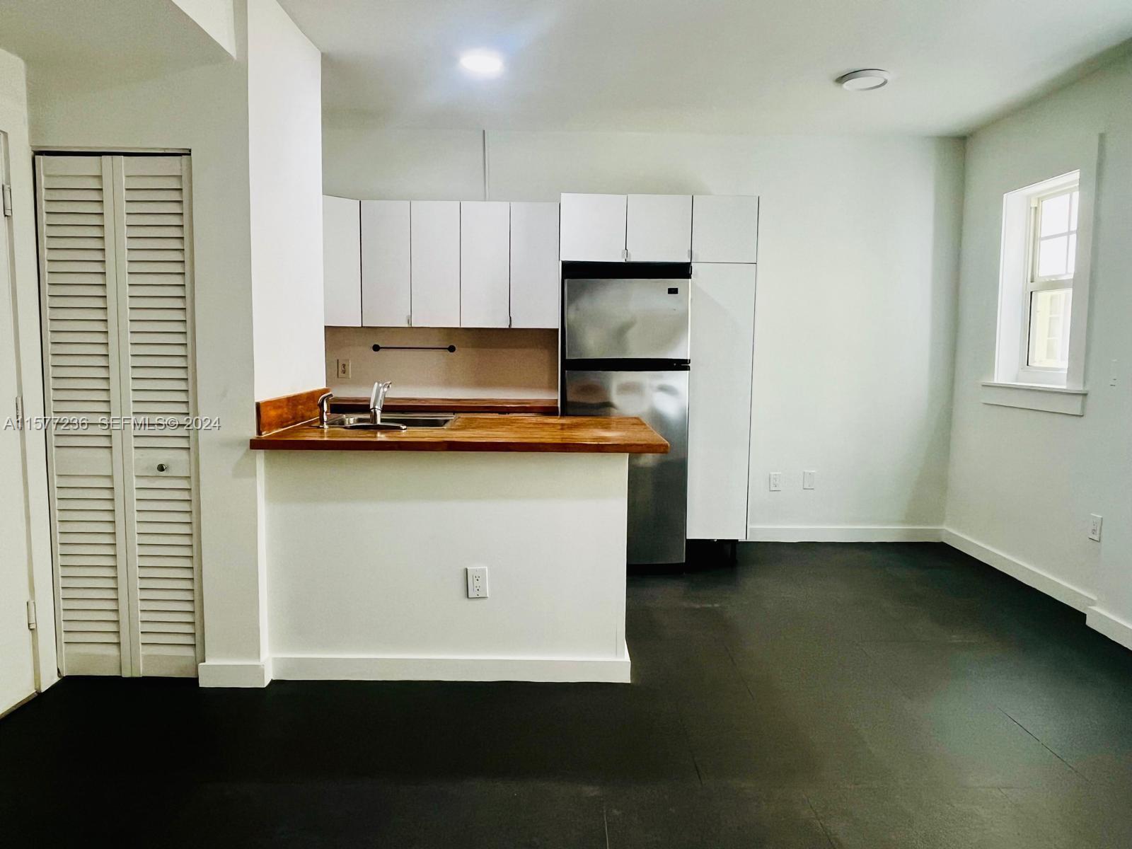 536 14th Street 101, Miami Beach, FL, 33139/$235,000 4 536 14th Street 101