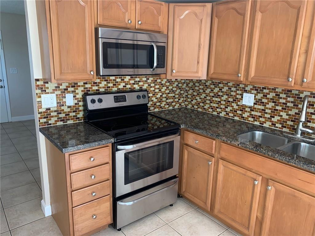 206 SW 1st Street J-4