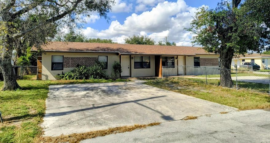 RARE 3 BEDROOM DUPLEX.  RIGHT NEXT TO LINCOLN PARK ACADEMY.  NEW ROOF, NEW AC, ALL NEW WATERPROOF LUXURY VINYL PLANK FLOORING.  NEW KITCHEN CABINETS, QUARTZ COUNTERTOPS AND SS APPLIANCES. EACH UNIT HAS  UTILITY ROOM WITH WASHER/DRYER HOOKUPS. LARGE PARKING AREA FOR EACH UNIT.VACANT SO YOU CAN PICK YOUR OWN TENANTS. 3 BR UNITS ARE IN DEMAND.