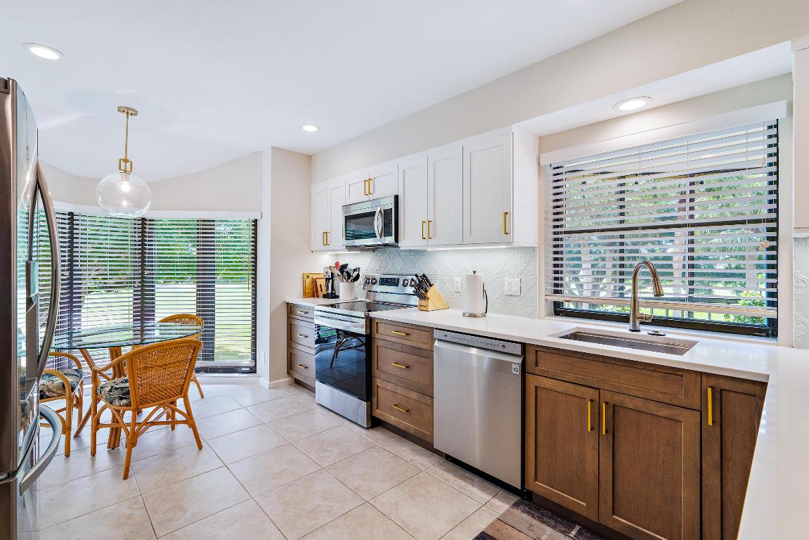 WATERBEND AT JONATHANS LANDING CONDO - Residential Lease