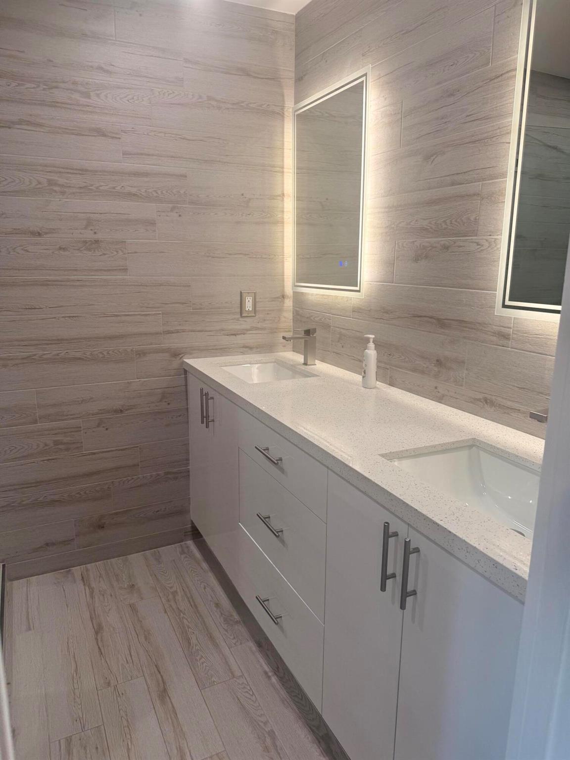 RAINBERRY BAY - Residential