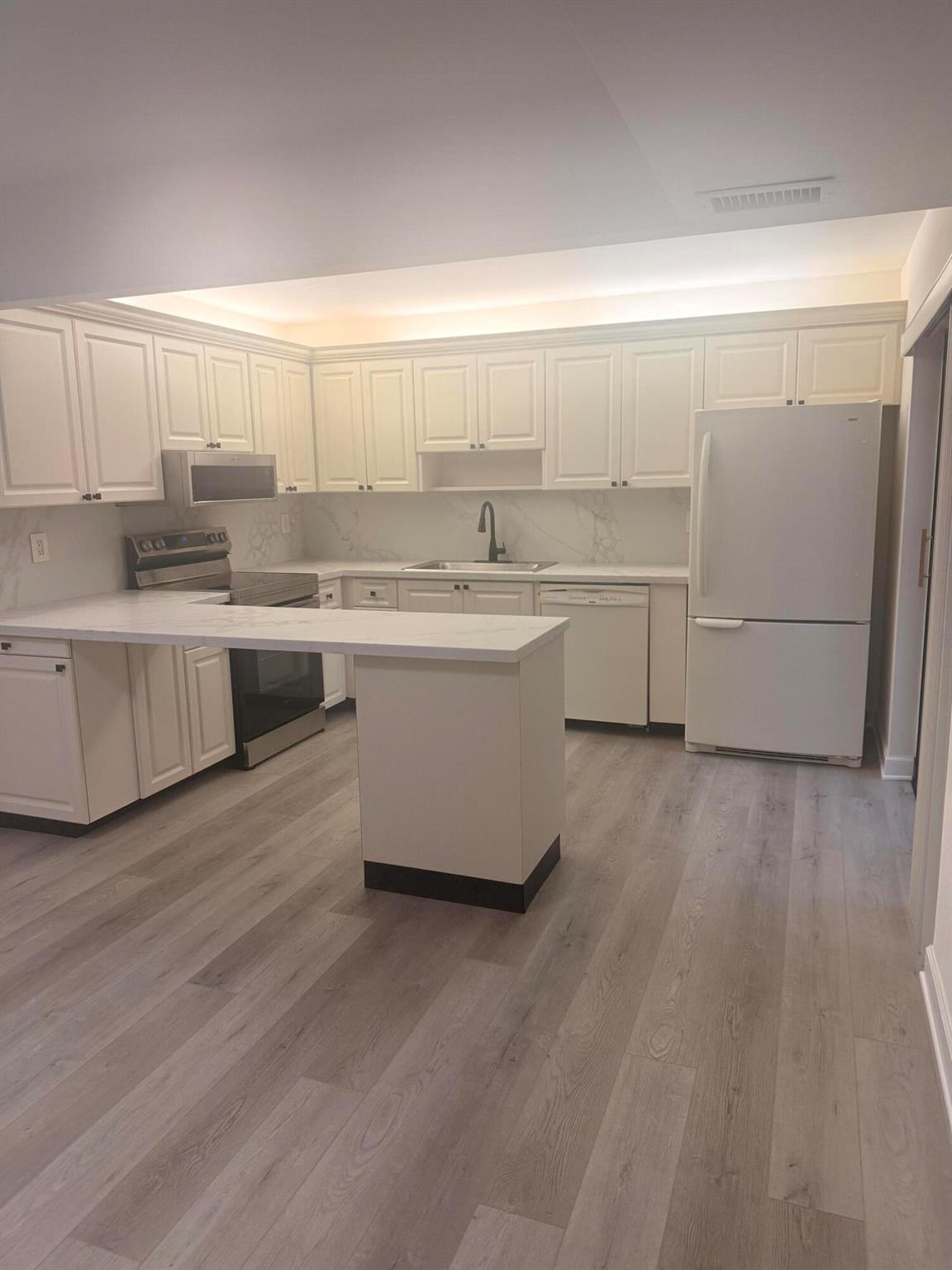 RAINBERRY BAY - Residential