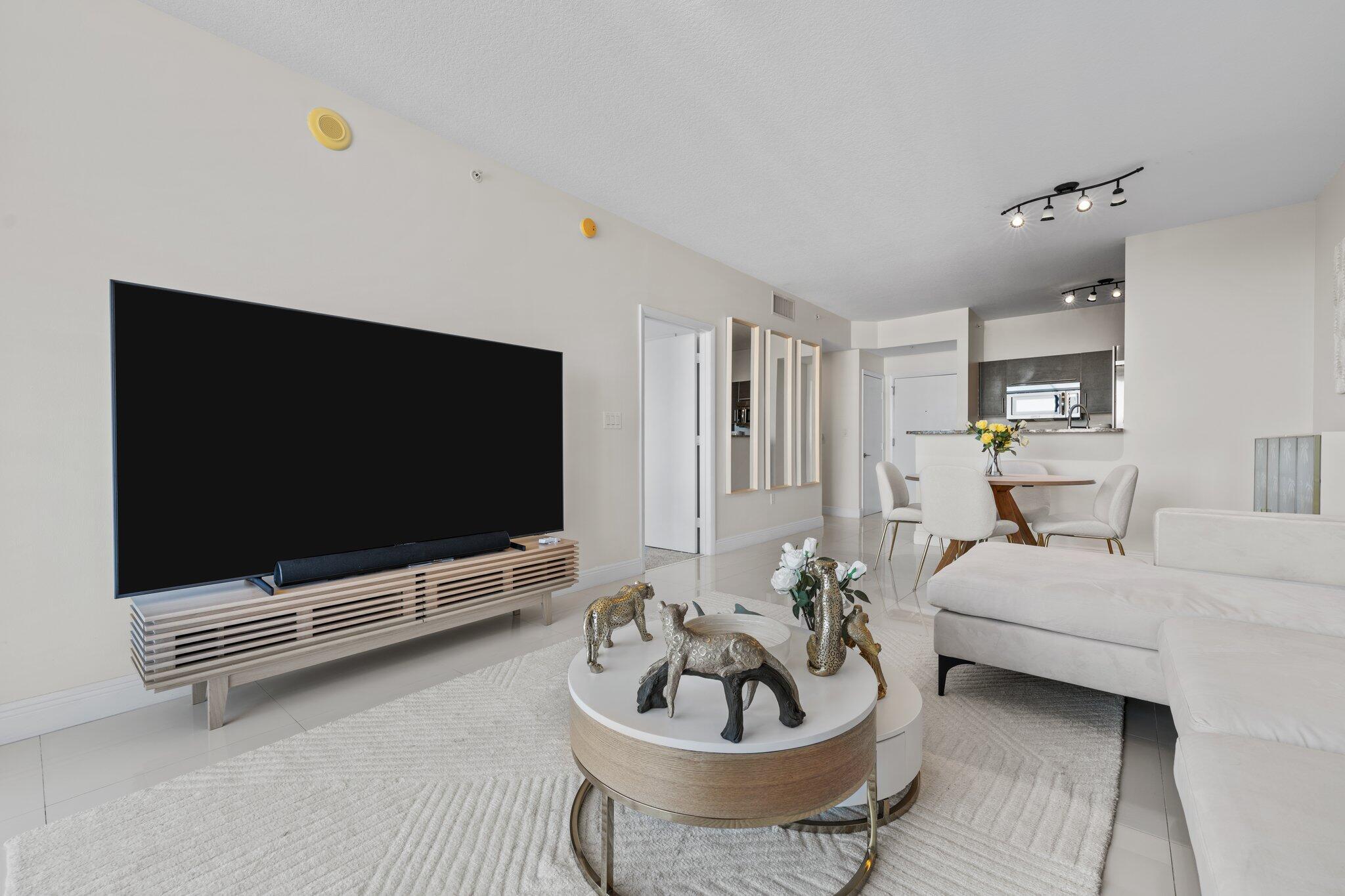 CITYPLACE SOUTH TOWER CONDO - Residential