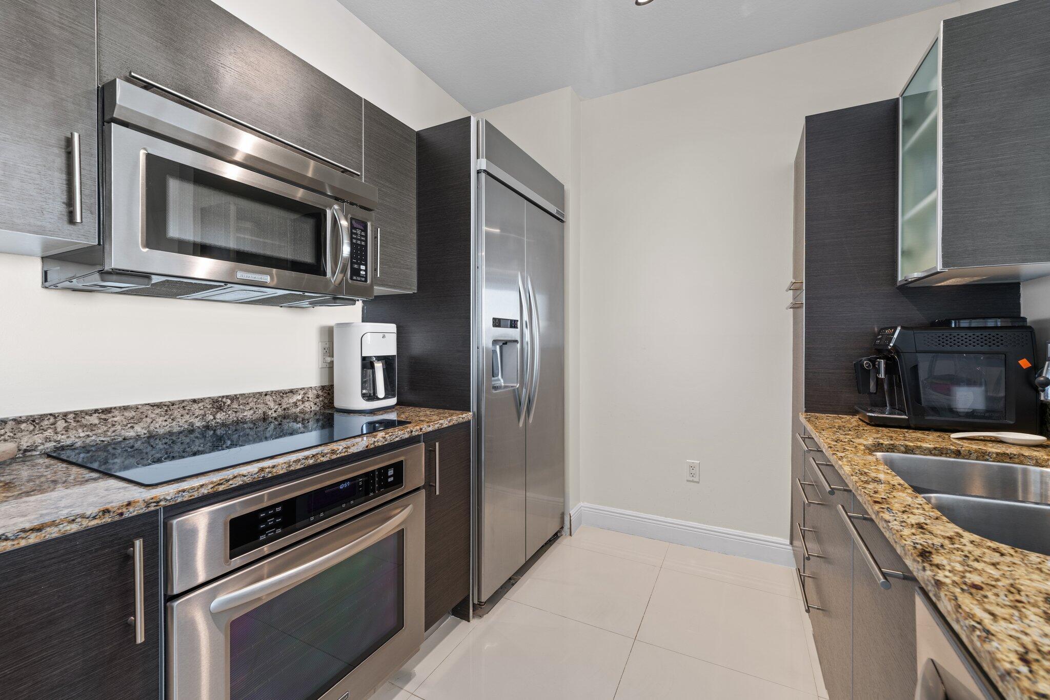 CITYPLACE SOUTH TOWER CONDO - Residential