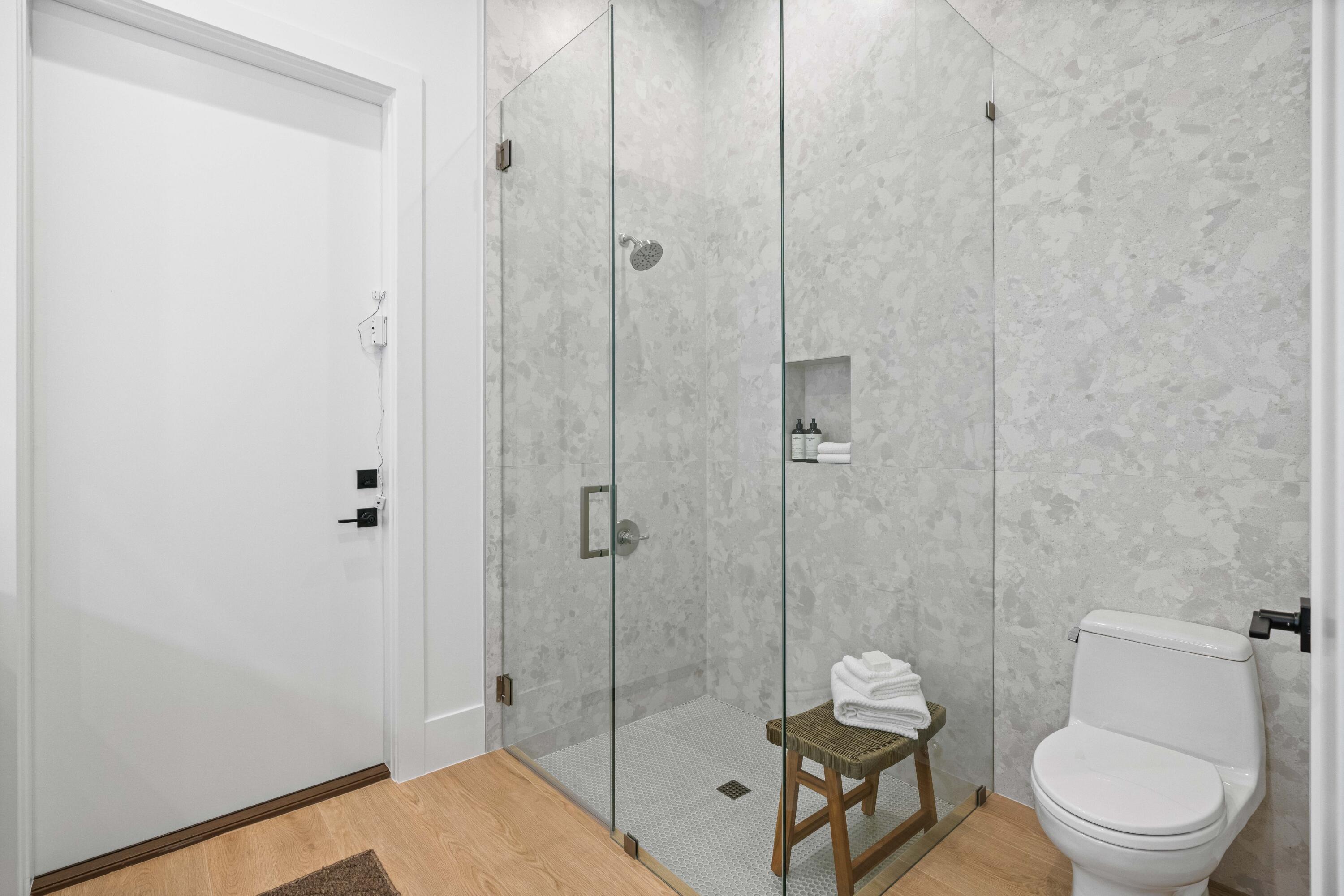 PIRATES COVE - Residential