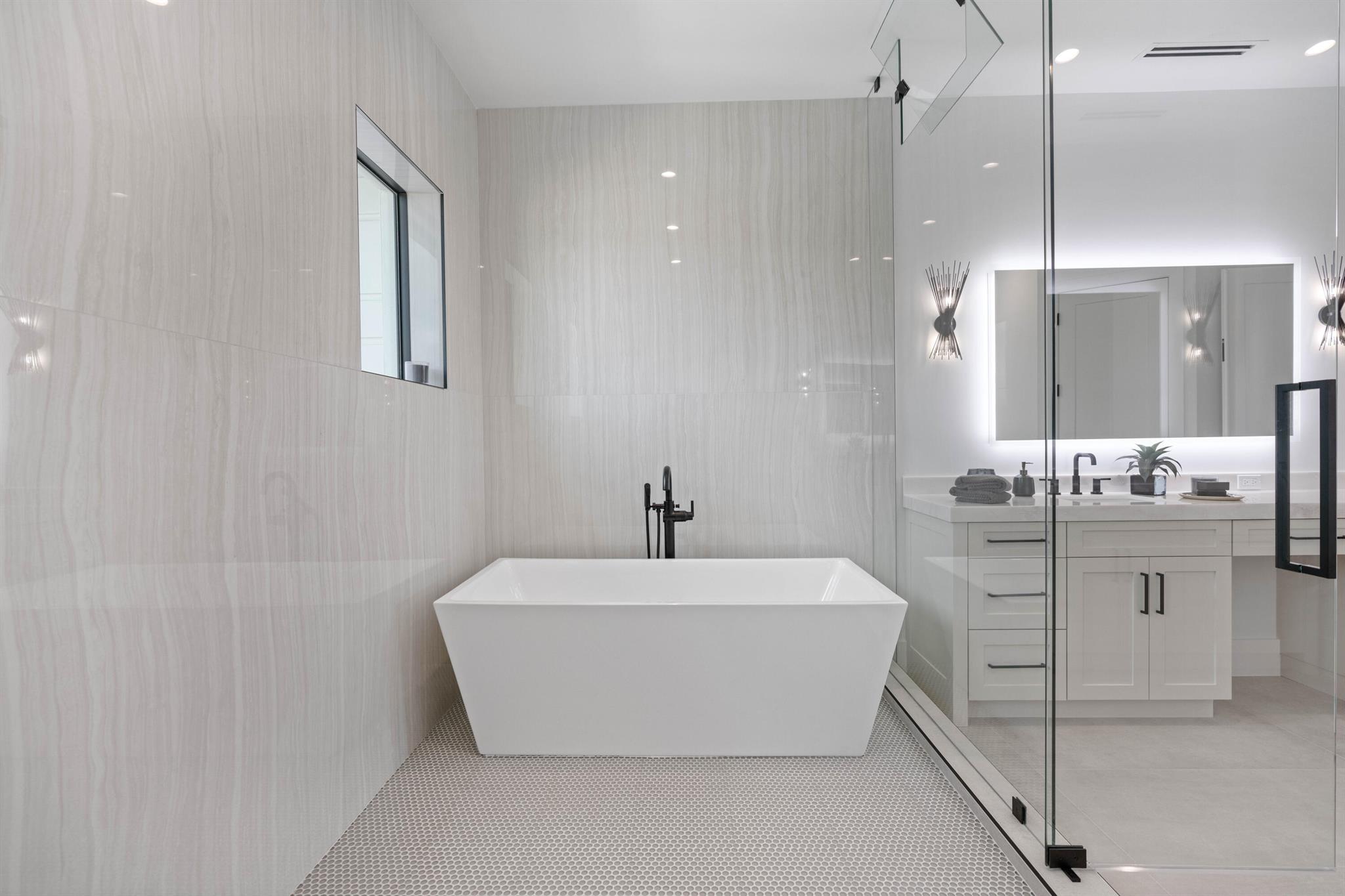 PIRATES COVE - Residential