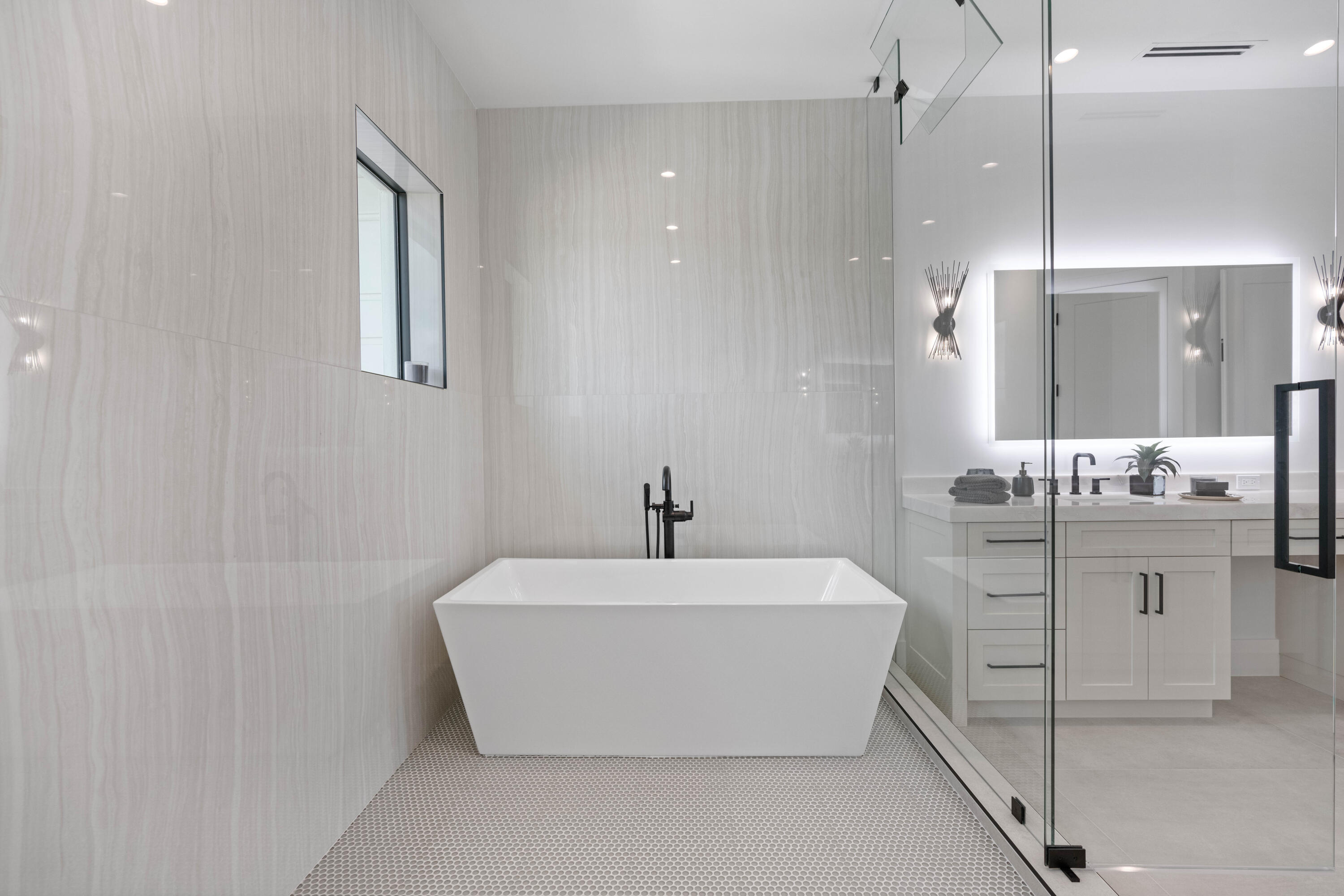 PIRATES COVE - Residential