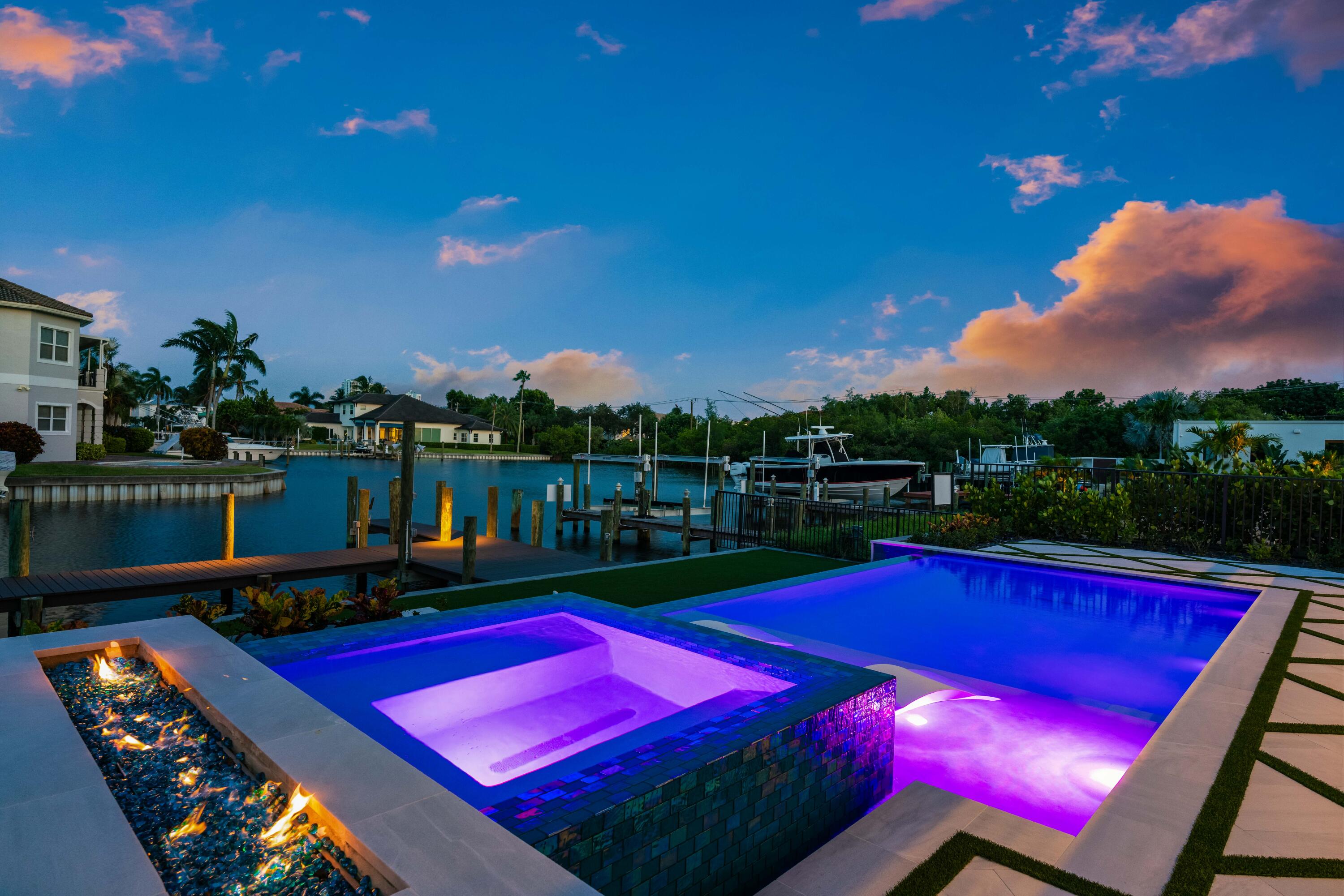 PIRATES COVE - Residential