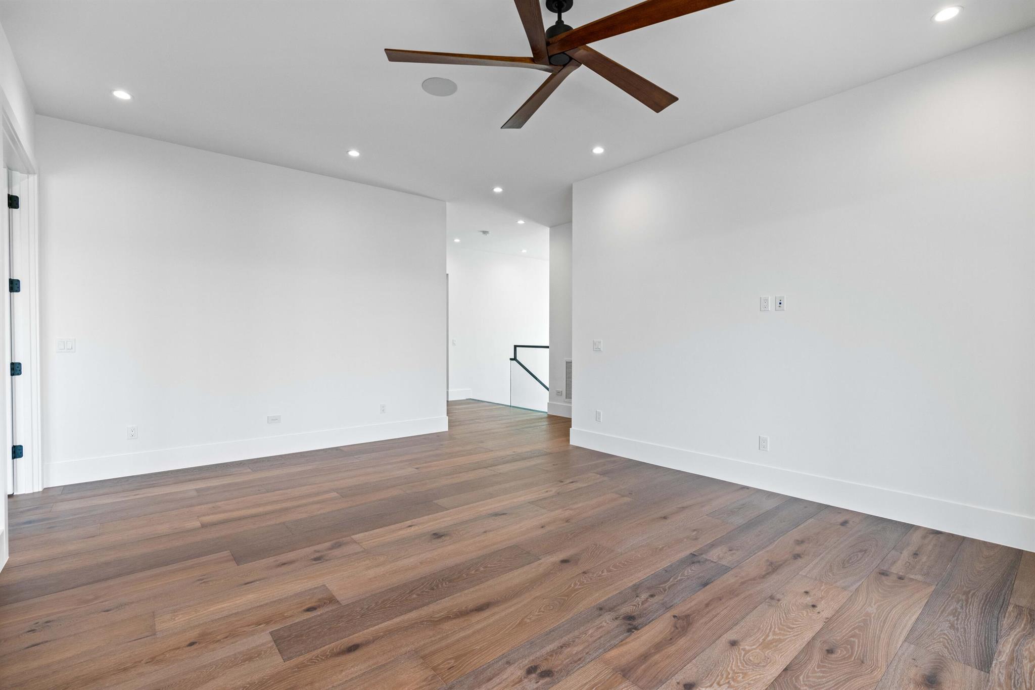 PIRATES COVE - Residential