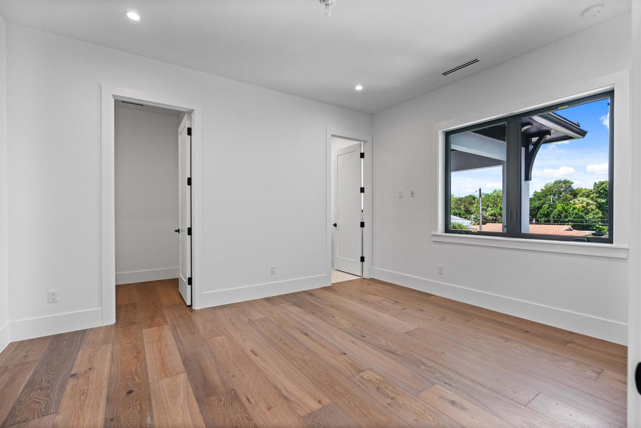 PIRATES COVE - Residential