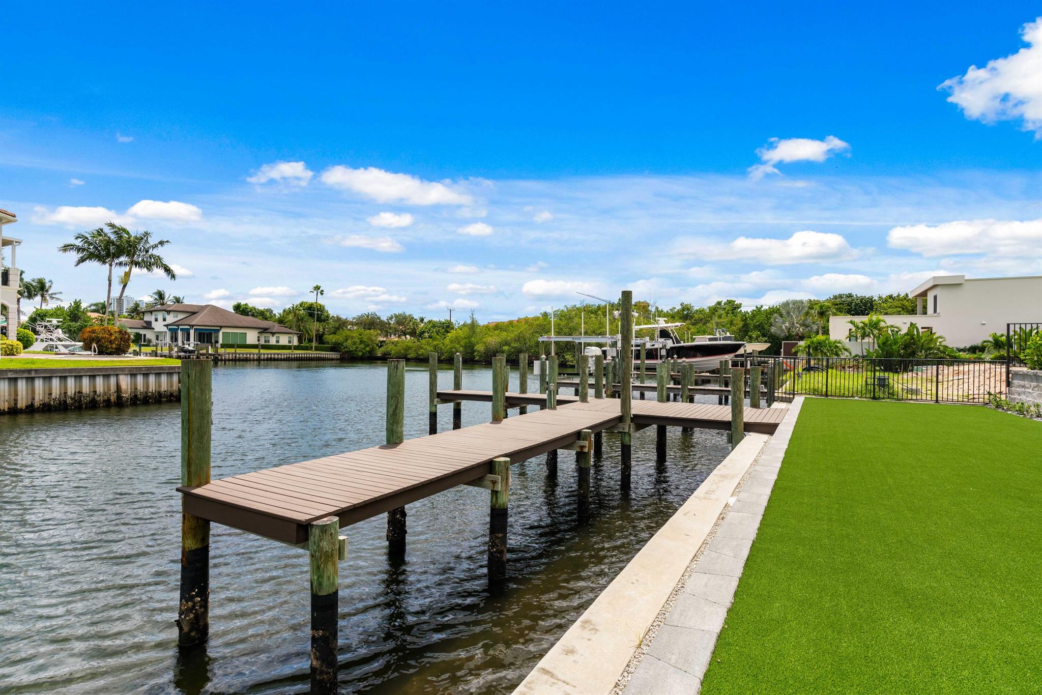 PIRATES COVE - Residential