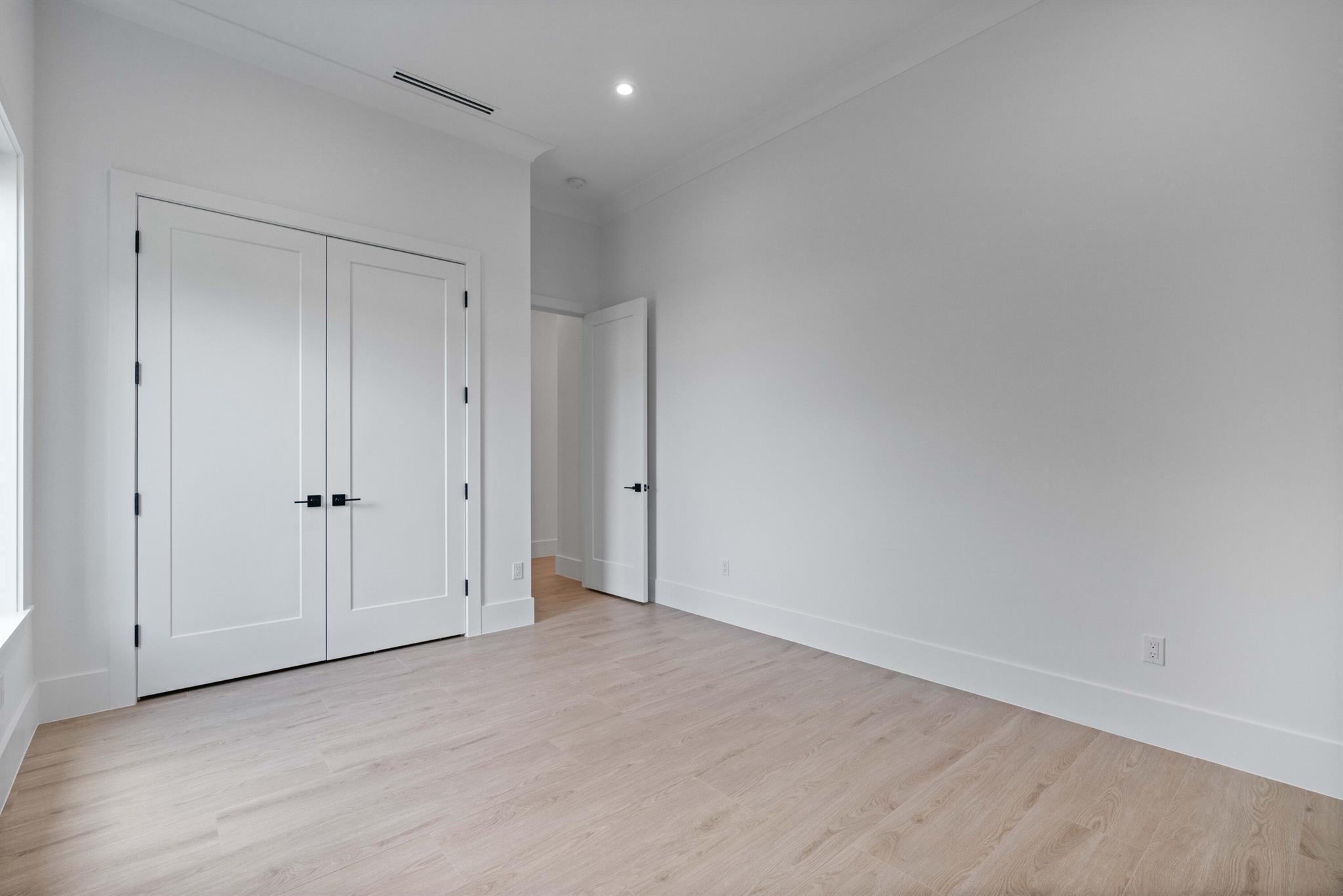 PIRATES COVE - Residential