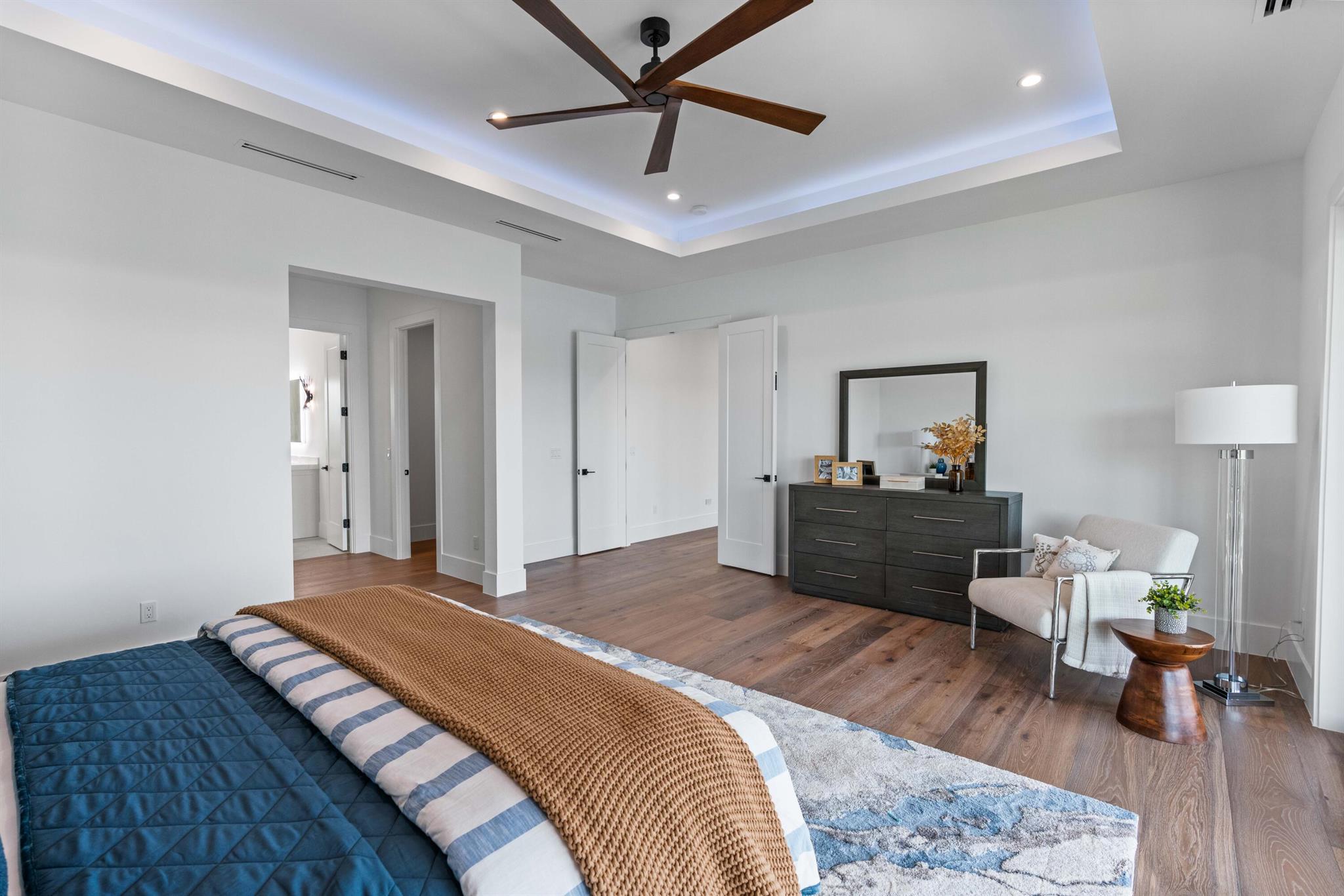 PIRATES COVE - Residential