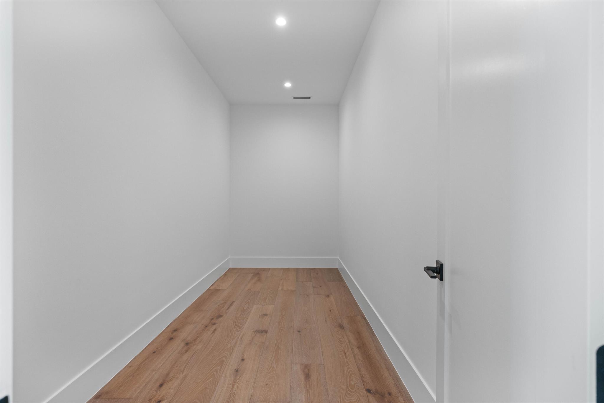 PIRATES COVE - Residential