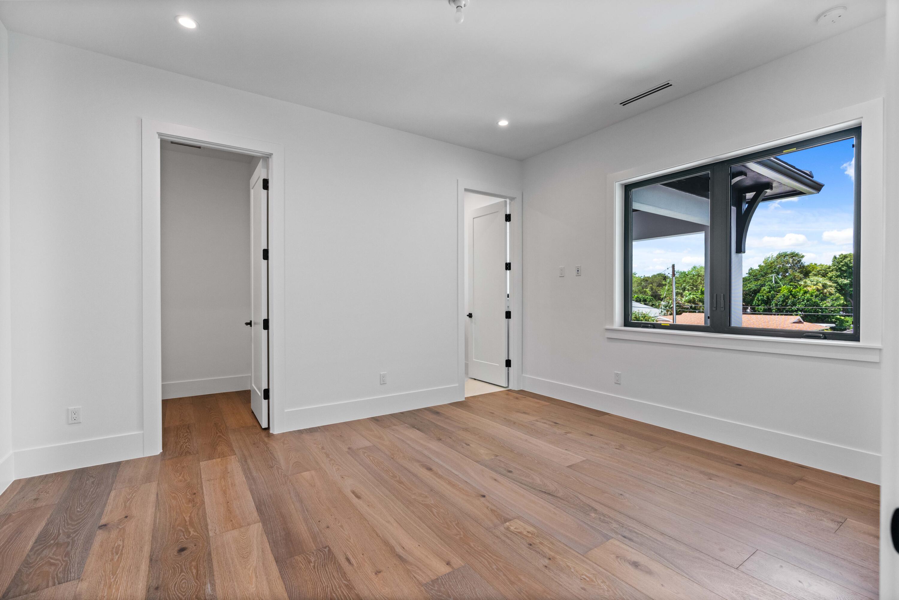 PIRATES COVE - Residential