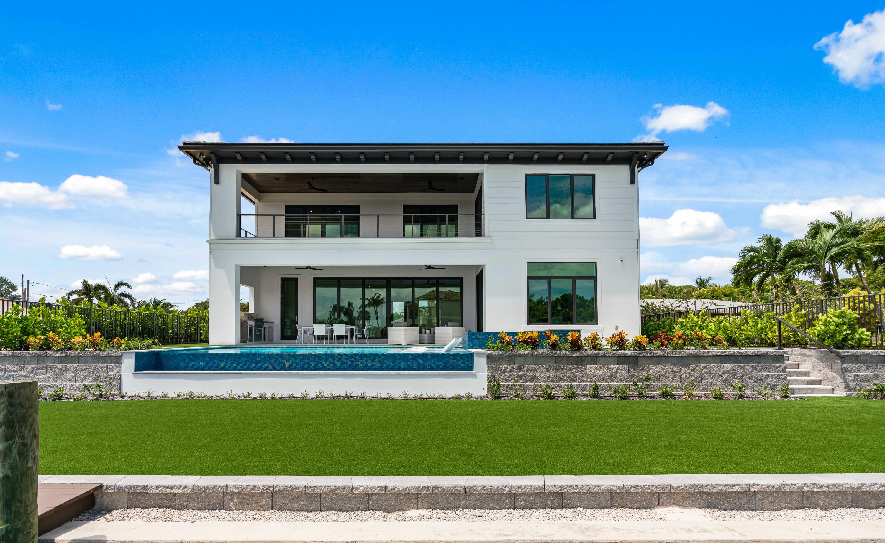 PIRATES COVE - Residential