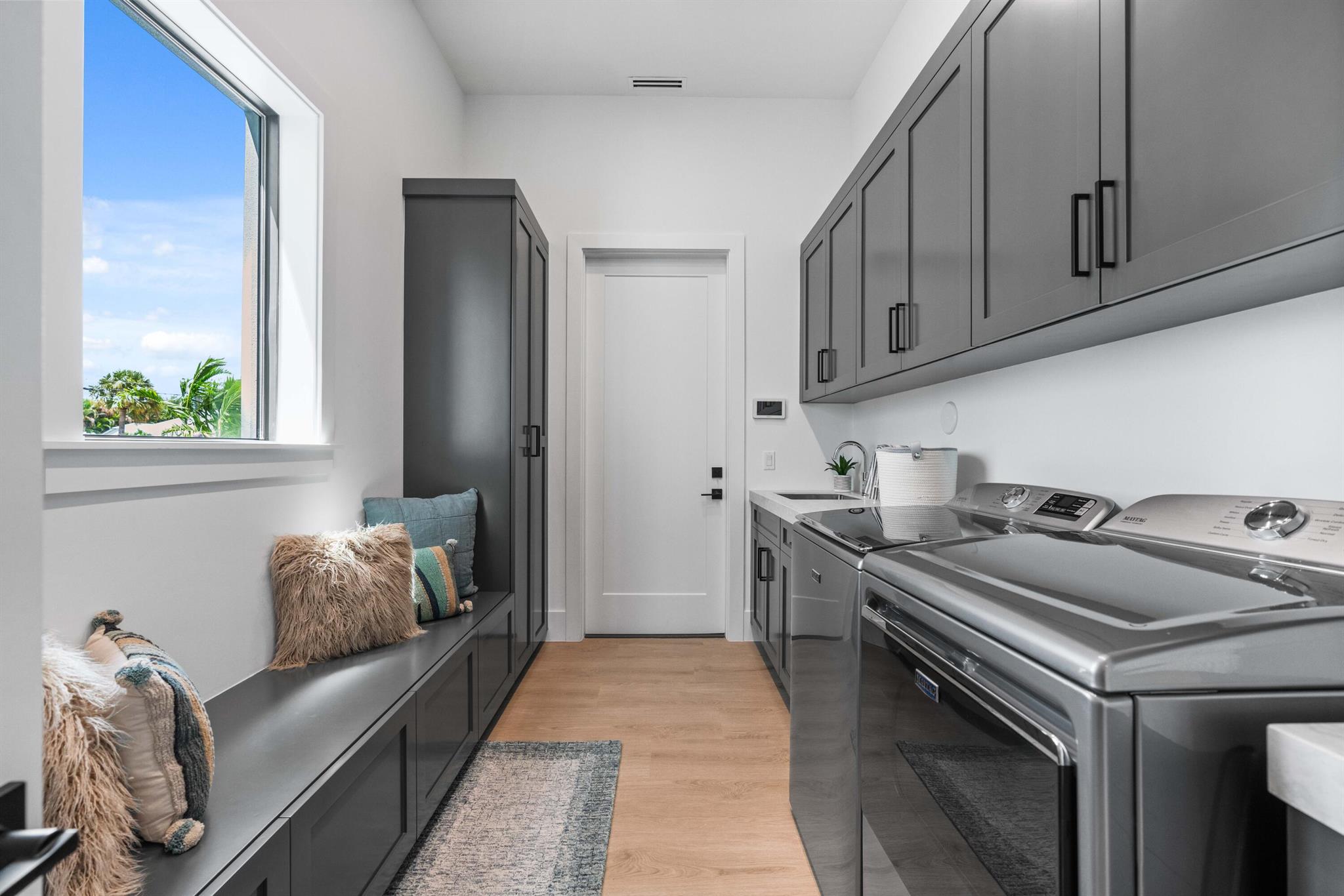 PIRATES COVE - Residential