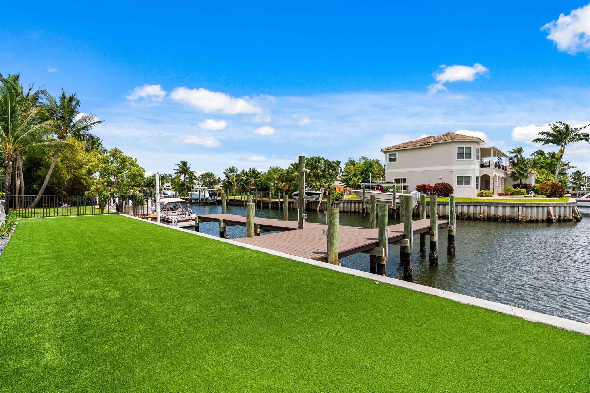 PIRATES COVE - Residential