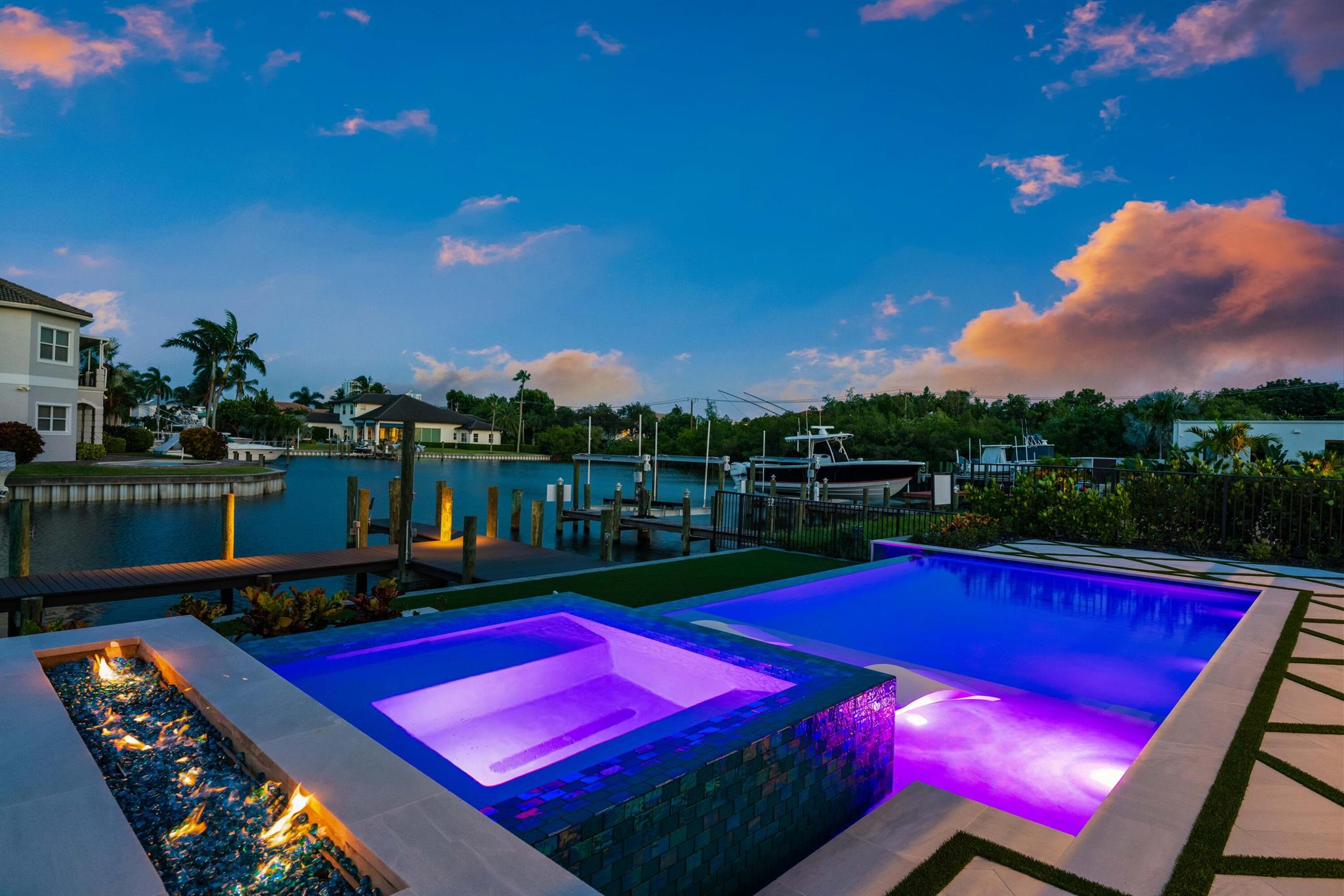 PIRATES COVE - Residential