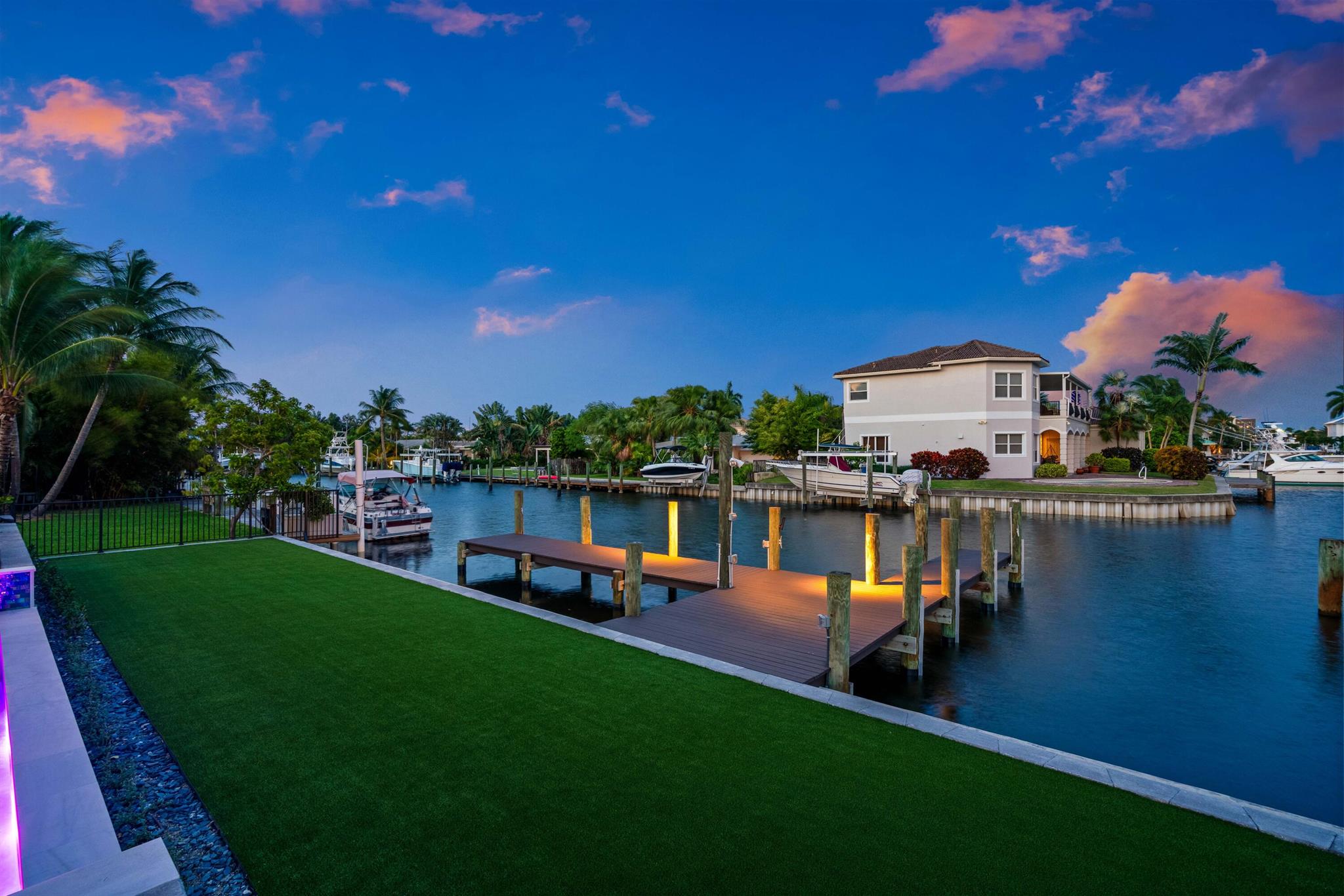 PIRATES COVE - Residential