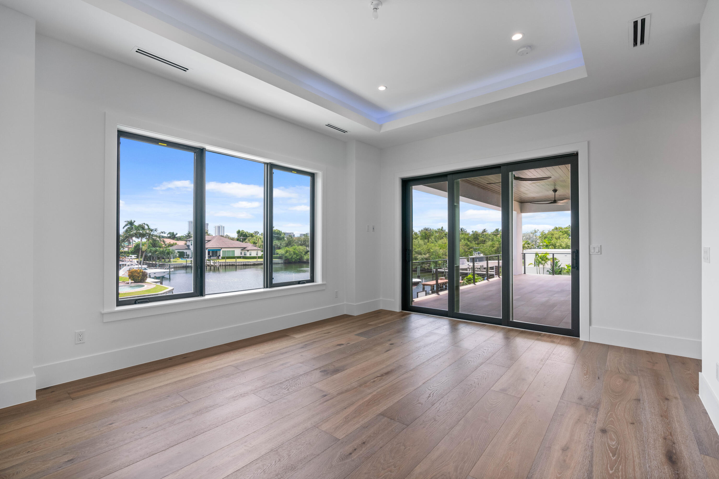 PIRATES COVE - Residential