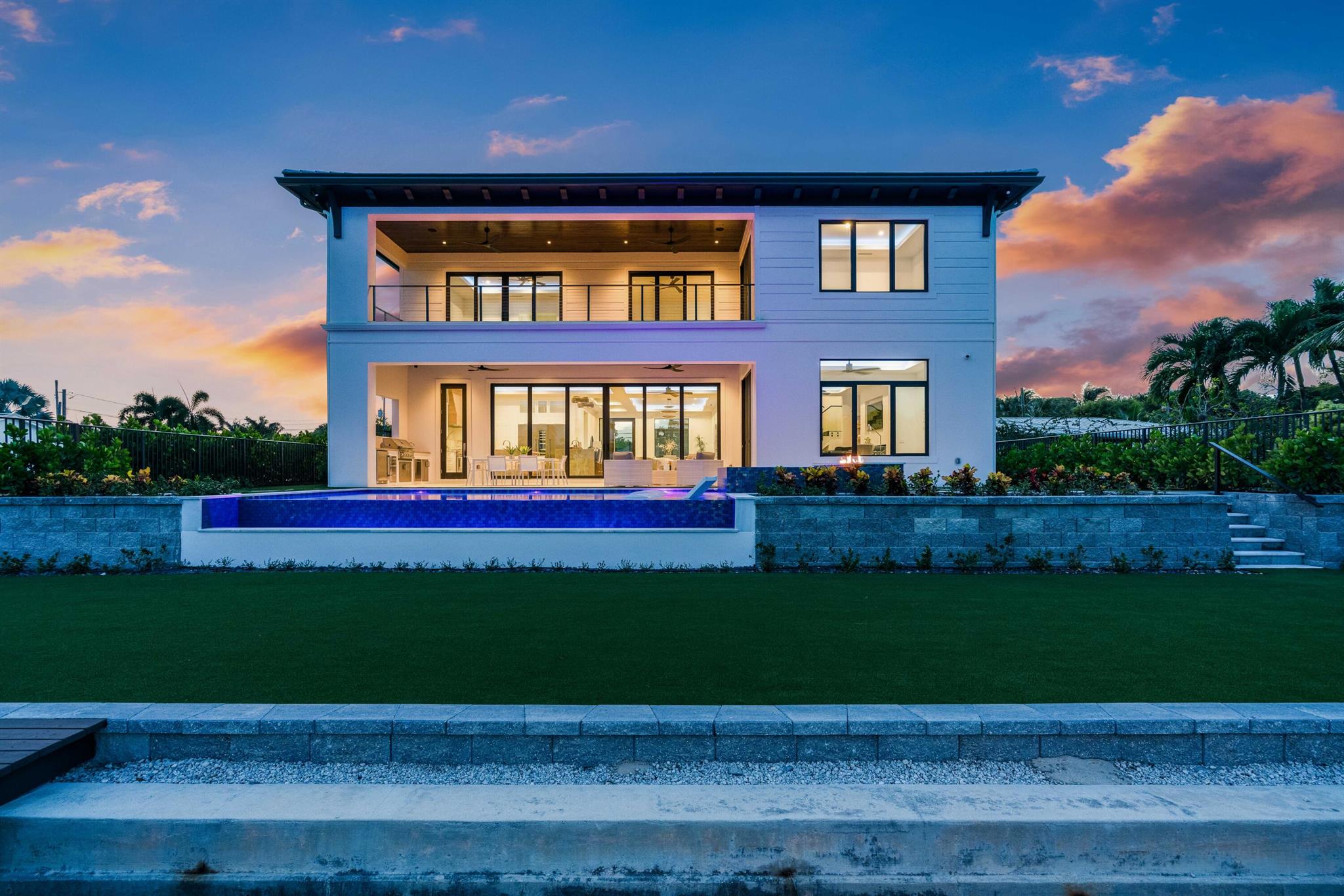 PIRATES COVE - Residential