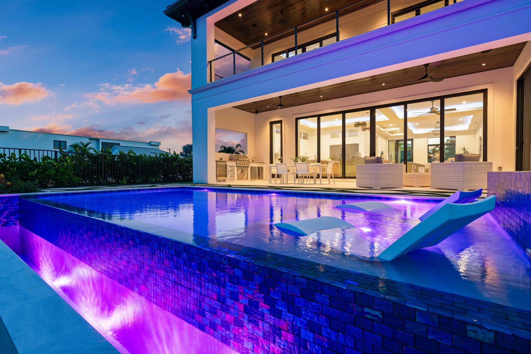 PIRATES COVE - Residential