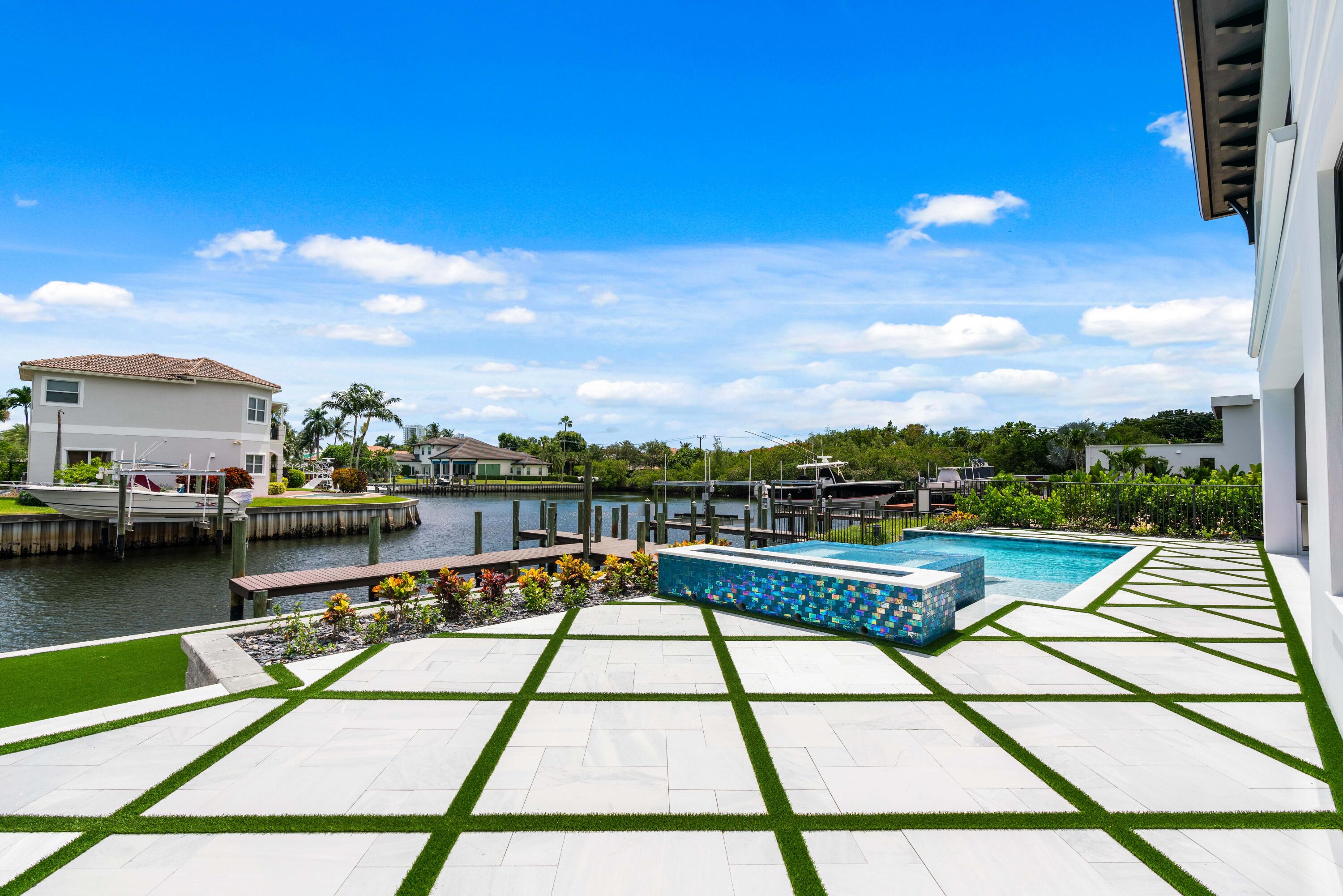 PIRATES COVE - Residential