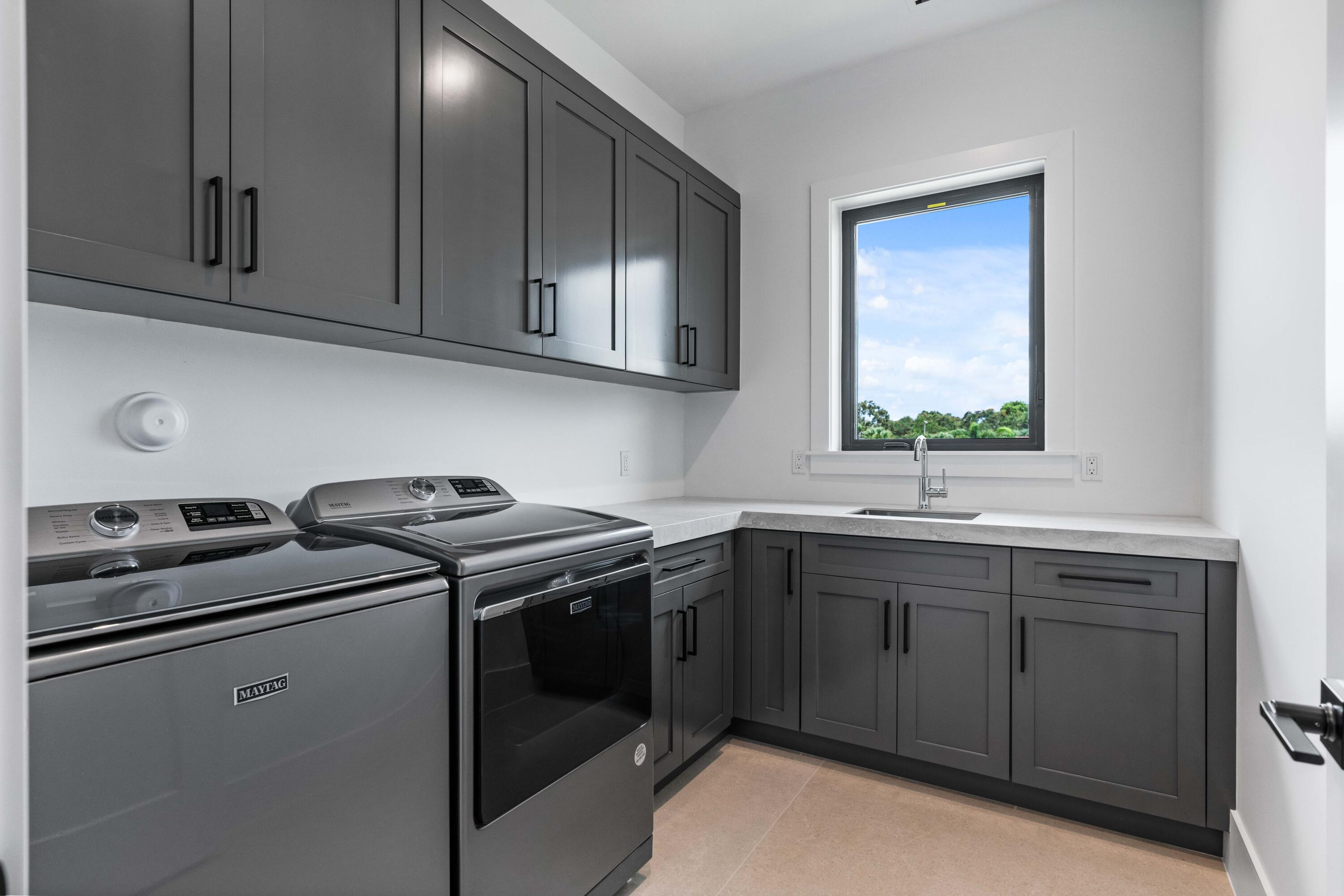 PIRATES COVE - Residential