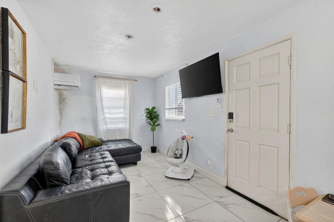 1705 Davie Boulevard