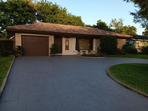 8204 NW 100th Ter Tamarac FL 33321