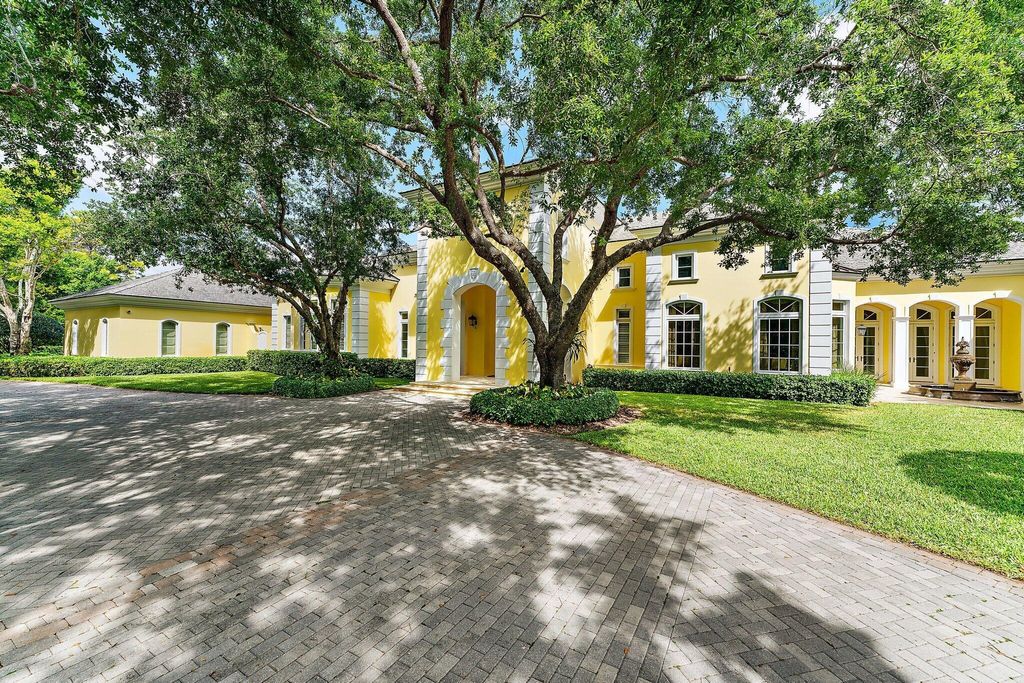 Photo of 124 Bears Club Drive, Jupiter, FL 33477 (MLS # R10877453)