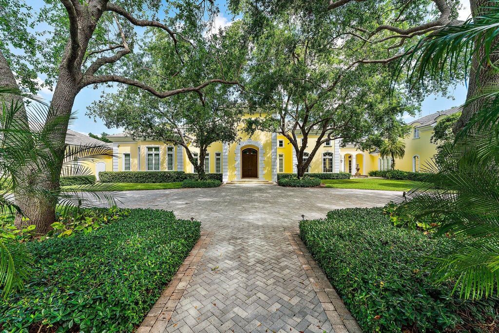 Photo of 124 Bears Club Drive, Jupiter, FL 33477 (MLS # R10877453)