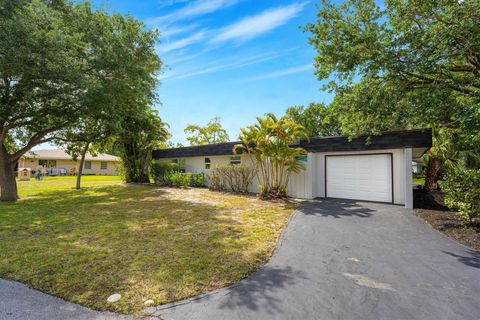 Single Family Residence in Tamarac FL 5805 Australian Pine Drive Dr 32.jpg