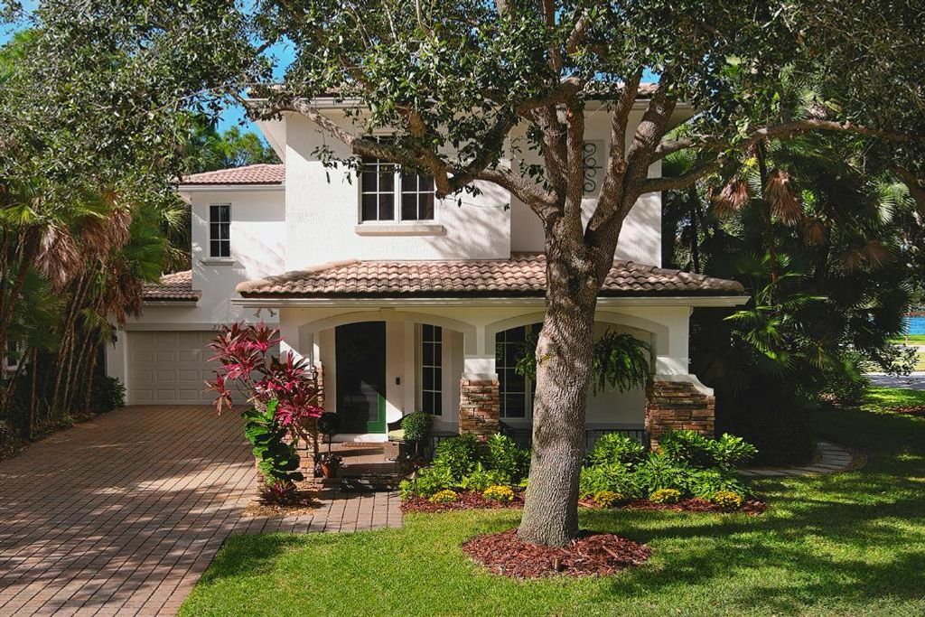 Photo of 371 Columbus Street, Palm Beach Gardens, FL 33410 (MLS # R10837042)