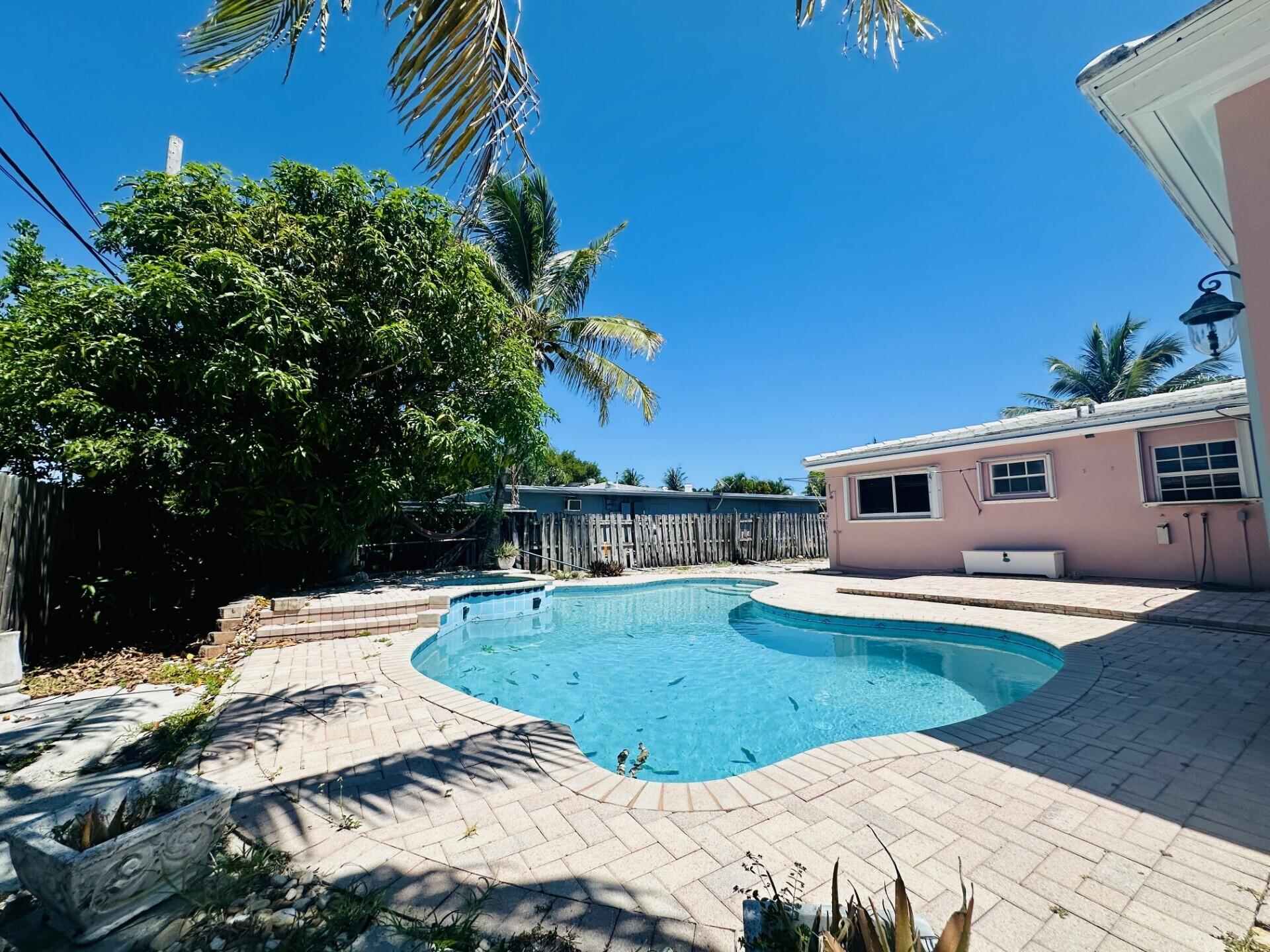 467 NE 31st Street