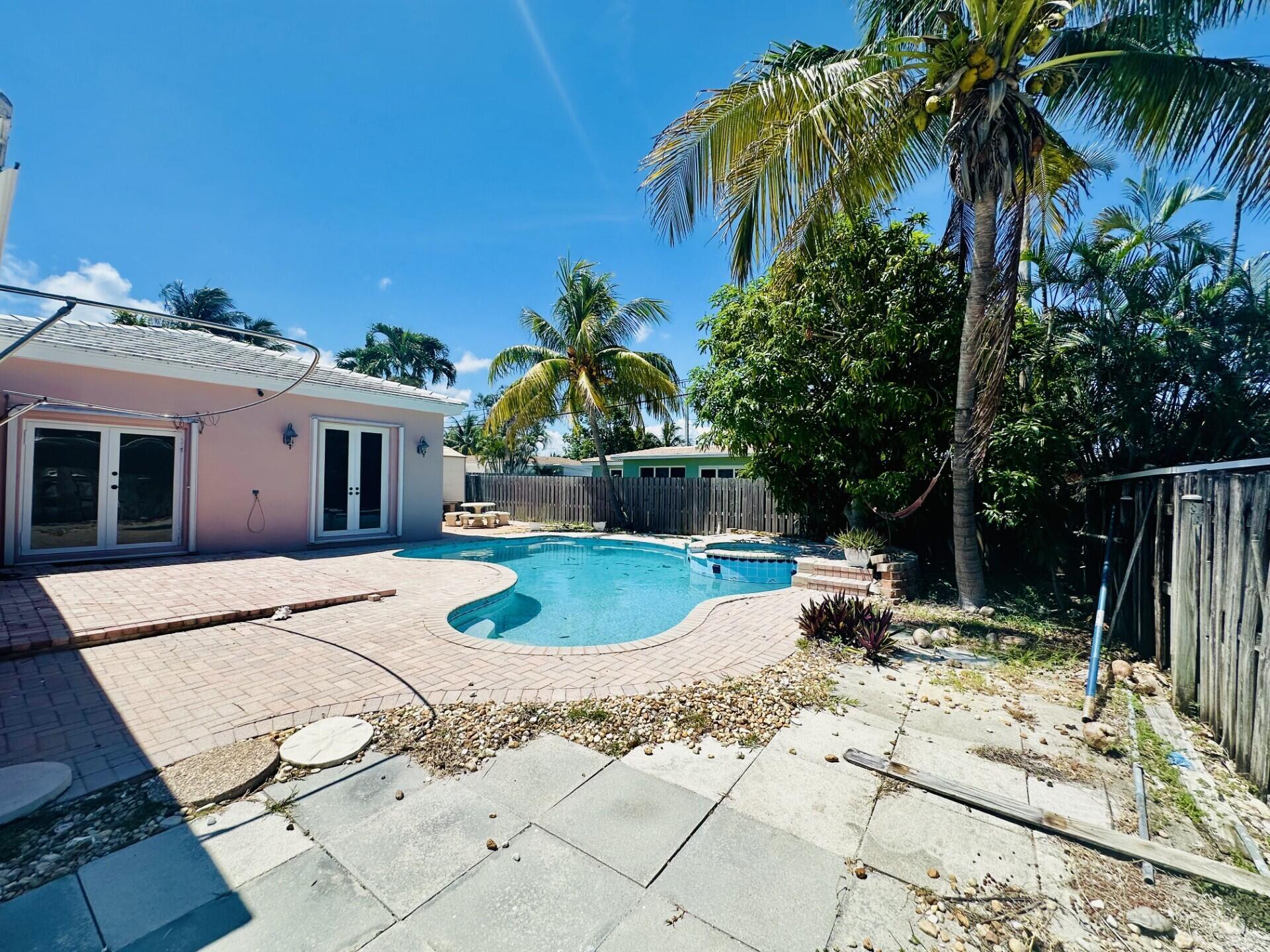 467 NE 31st Street