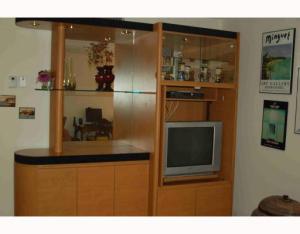 COLONIAL CLUB - Residential Lease