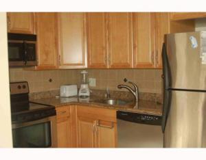 COLONIAL CLUB - Residential Lease