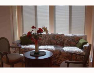 COLONIAL CLUB - Residential Lease