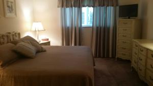 COLONIAL CLUB - Residential Lease