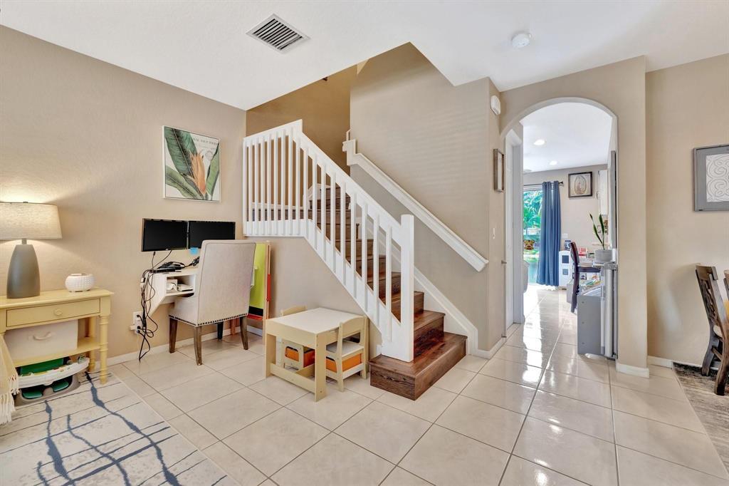 2851 W PROSPECT Road 1209