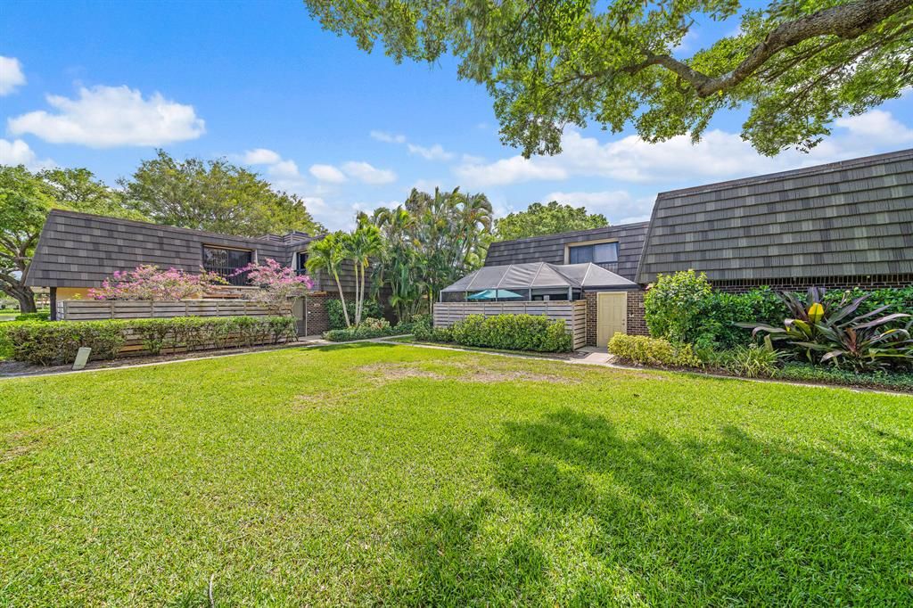 Photo of 1311 13th Terrace, Palm Beach Gardens, FL 33418 (MLS # R10786300)