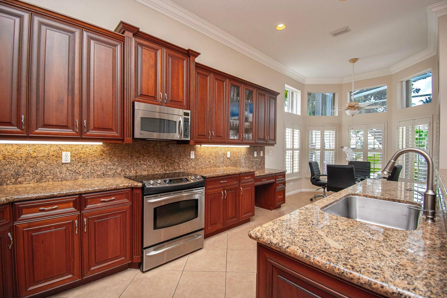 VALENCIA PALMS 6 - Residential