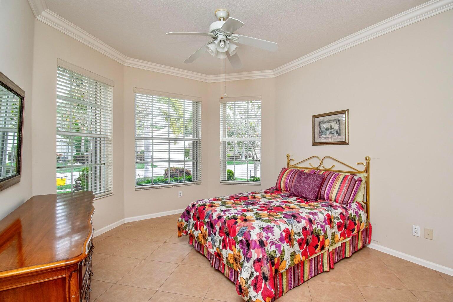 VALENCIA PALMS 6 - Residential