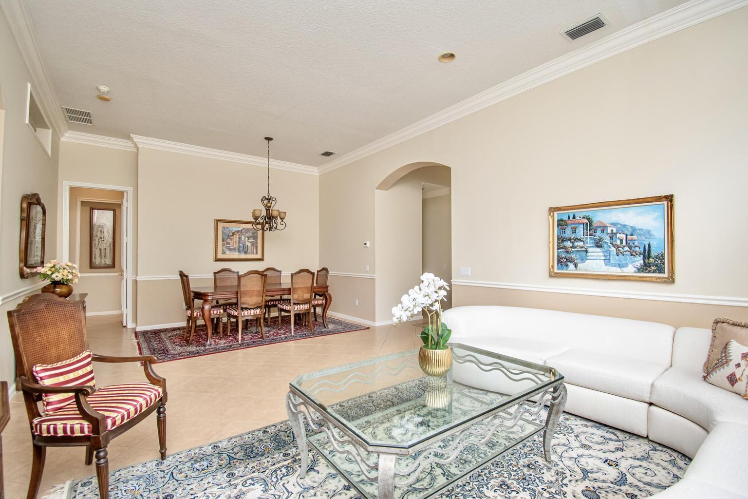 VALENCIA PALMS 6 - Residential