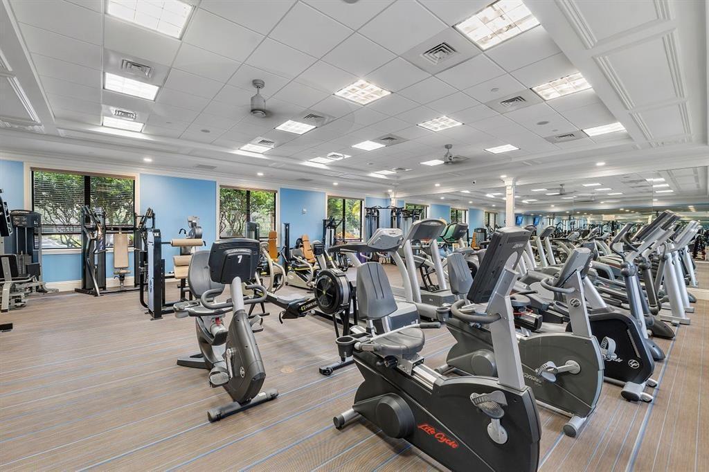 VALENCIA PALMS 6 - Residential