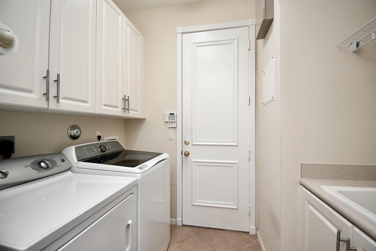 VALENCIA PALMS 6 - Residential